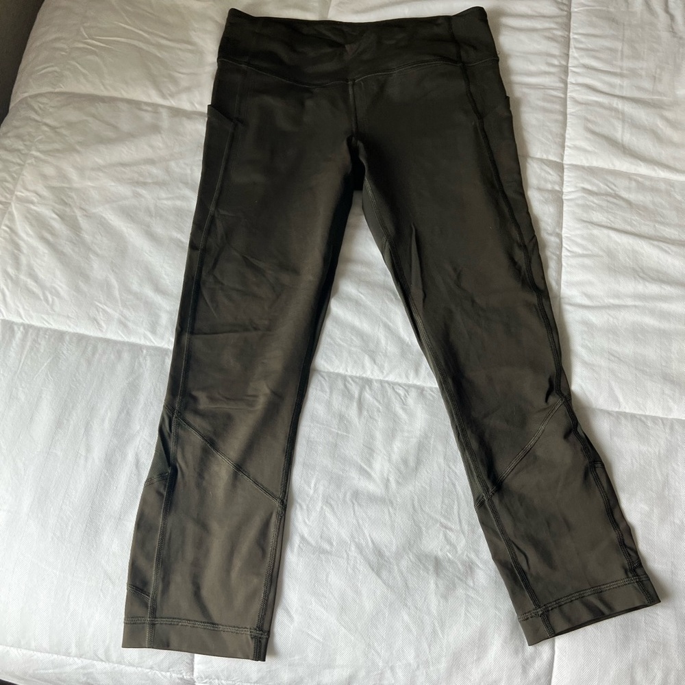 Lululemon pace rival crop size 6